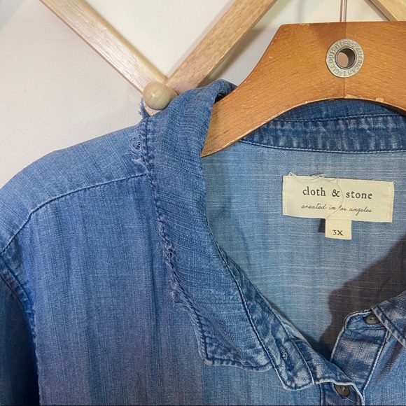 Cloth & Stone | Chambray Ruffled Top D254 - Picture 3 of 13